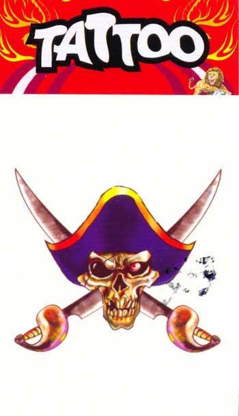 Piraten Tattoo mit Hut und Säbeln